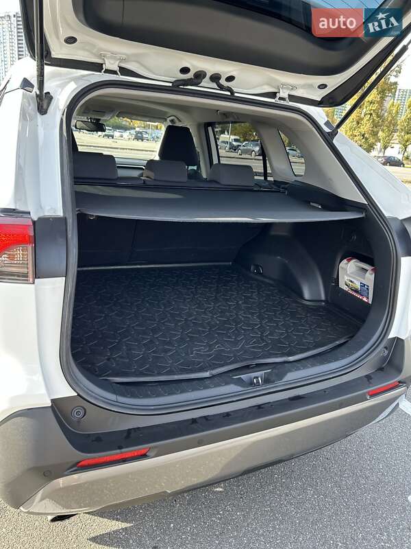 Внедорожник / Кроссовер Toyota RAV4 2019 в Киеве фото 29 Внедорожник / Кроссовер Toyota RAV4 2019 в Киеве