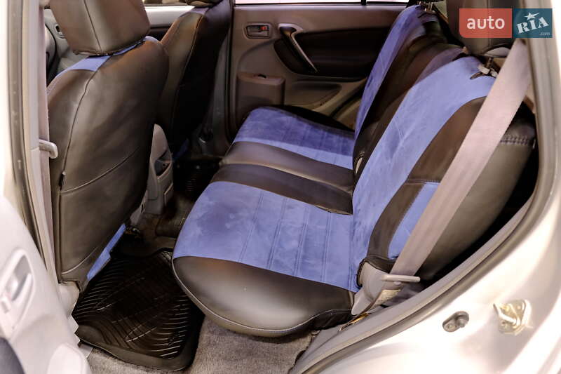 Позашляховик / Кросовер Toyota RAV4 2001 в Одесі