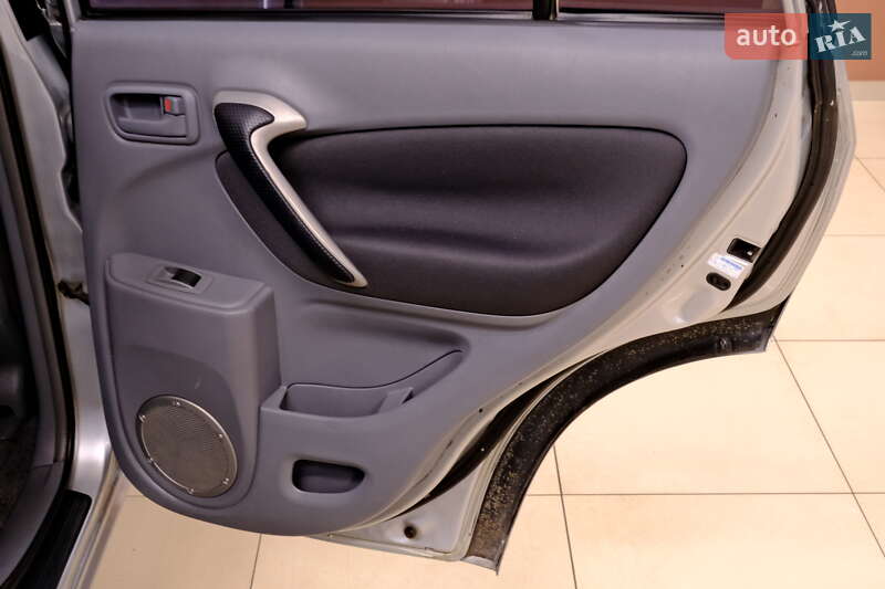 Позашляховик / Кросовер Toyota RAV4 2001 в Одесі