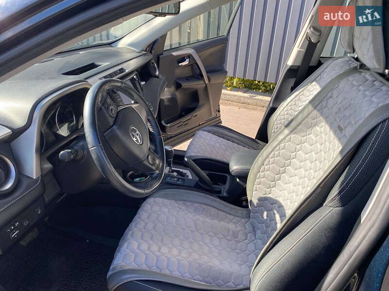 Внедорожник / Кроссовер Toyota RAV4 2017 в Полтаве фото 3 Внедорожник / Кроссовер Toyota RAV4 2017 в Полтаве