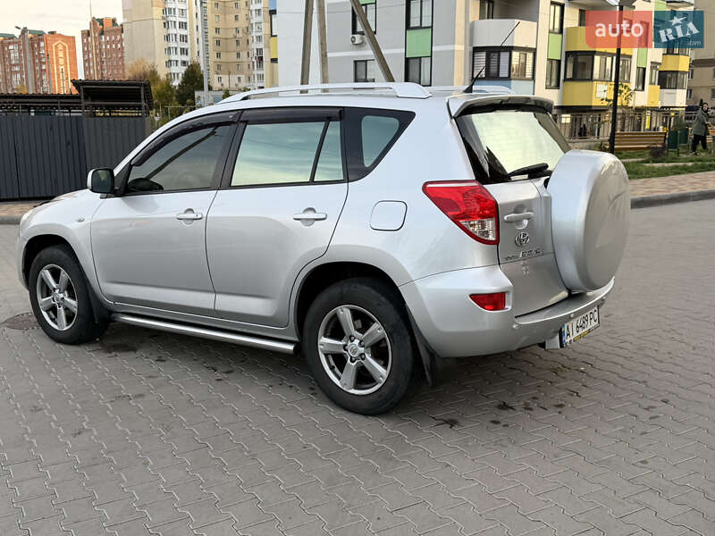 Внедорожник / Кроссовер Toyota RAV4 2006 в Борисполе