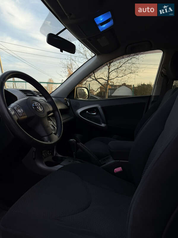 Внедорожник / Кроссовер Toyota RAV4 2006 в Борисполе