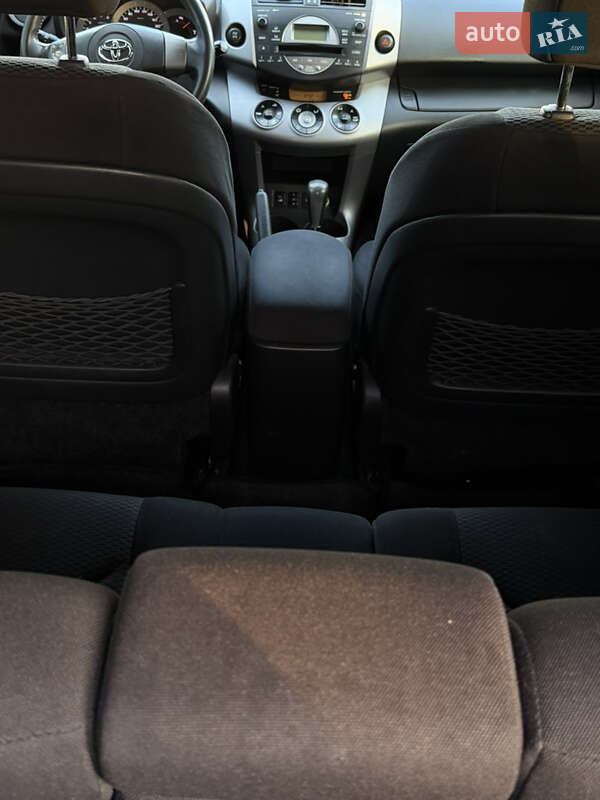 Внедорожник / Кроссовер Toyota RAV4 2006 в Борисполе