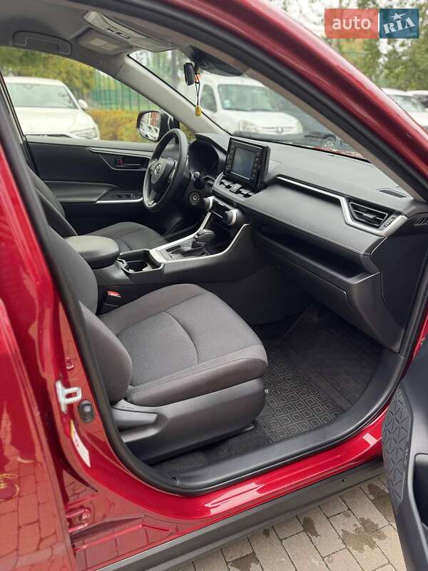 Позашляховик / Кросовер Toyota RAV4 2018 в Києві фото 18 Позашляховик / Кросовер Toyota RAV4 2018 в Києві