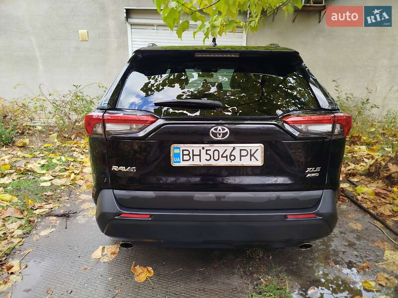 Позашляховик / Кросовер Toyota RAV4 2020 в Одесі