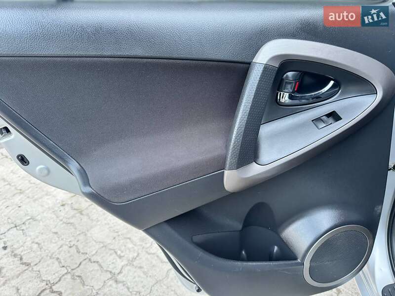 Внедорожник / Кроссовер Toyota RAV4 2009 в Ахтырке фото 22 Внедорожник / Кроссовер Toyota RAV4 2009 в Ахтырке