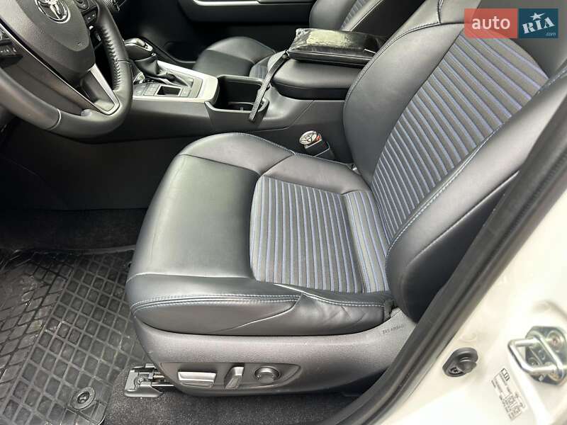 Внедорожник / Кроссовер Toyota RAV4 2023 в Одессе фото 15 Внедорожник / Кроссовер Toyota RAV4 2023 в Одессе