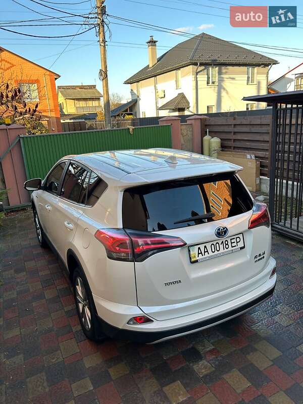 Внедорожник / Кроссовер Toyota RAV4 2017 в Киеве фото 4 Внедорожник / Кроссовер Toyota RAV4 2017 в Киеве