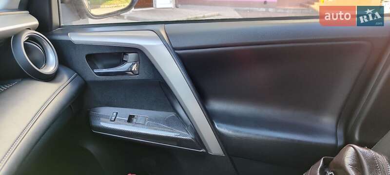 Внедорожник / Кроссовер Toyota RAV4 2017 в Светловодске