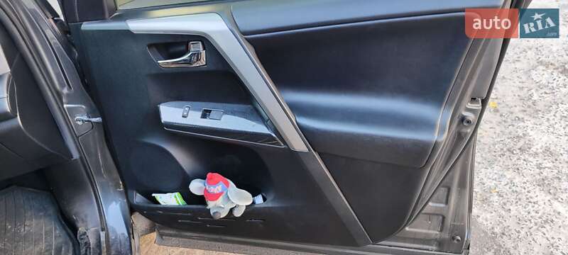 Внедорожник / Кроссовер Toyota RAV4 2017 в Светловодске