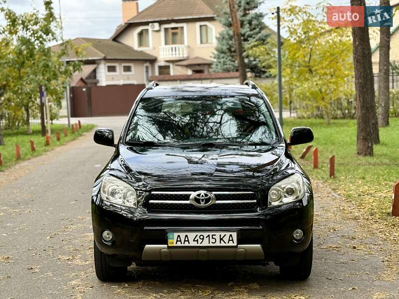 Внедорожник / Кроссовер Toyota RAV4 2007 в Киеве