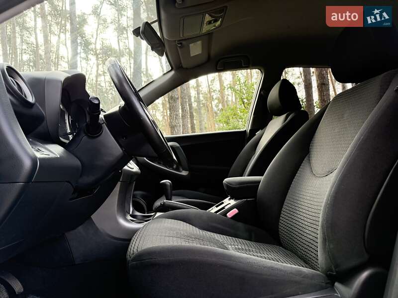Внедорожник / Кроссовер Toyota RAV4 2007 в Киеве