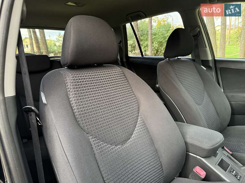 Внедорожник / Кроссовер Toyota RAV4 2007 в Киеве