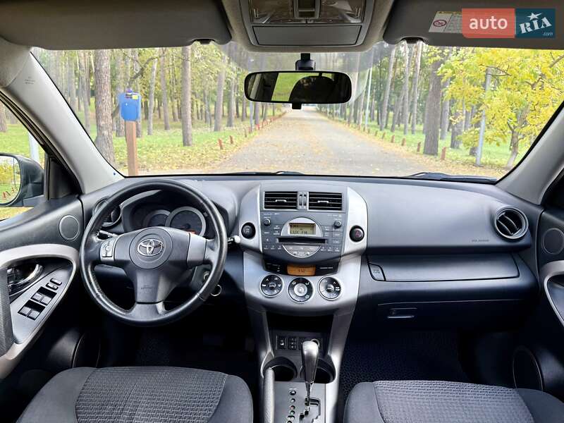 Внедорожник / Кроссовер Toyota RAV4 2007 в Киеве