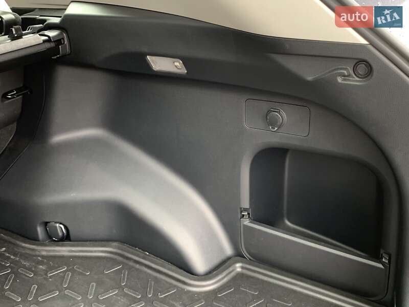 Внедорожник / Кроссовер Toyota RAV4 2020 в Киеве фото 12 Внедорожник / Кроссовер Toyota RAV4 2020 в Киеве