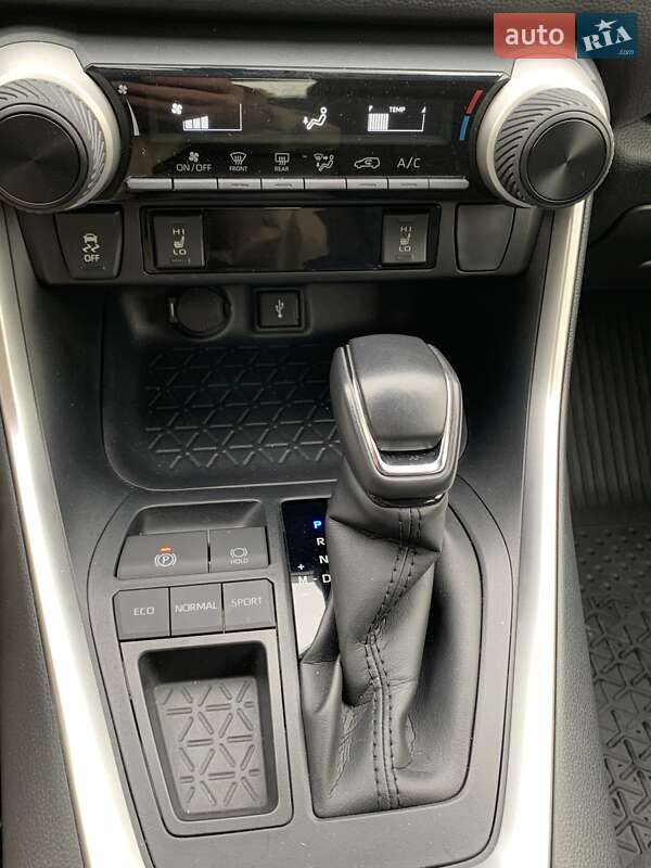 Внедорожник / Кроссовер Toyota RAV4 2020 в Киеве фото 20 Внедорожник / Кроссовер Toyota RAV4 2020 в Киеве