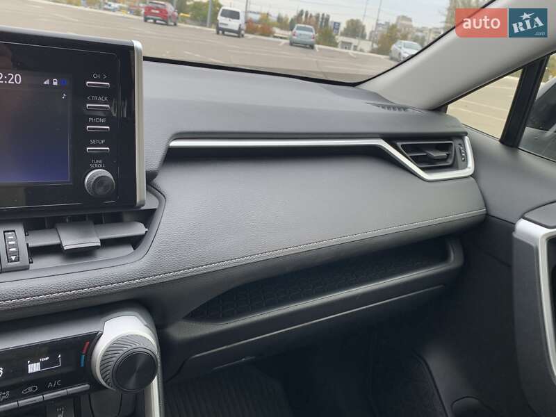 Внедорожник / Кроссовер Toyota RAV4 2020 в Киеве фото 23 Внедорожник / Кроссовер Toyota RAV4 2020 в Киеве