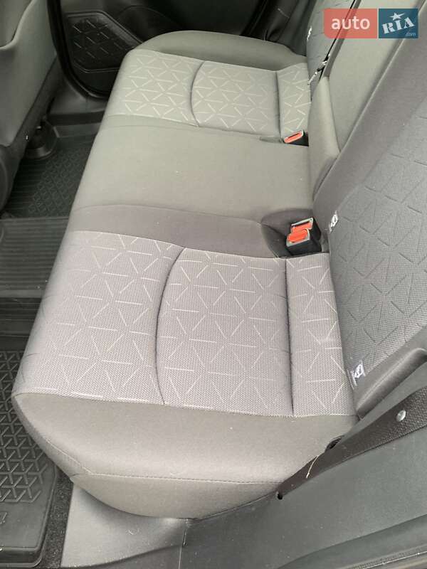 Внедорожник / Кроссовер Toyota RAV4 2020 в Киеве фото 26 Внедорожник / Кроссовер Toyota RAV4 2020 в Киеве