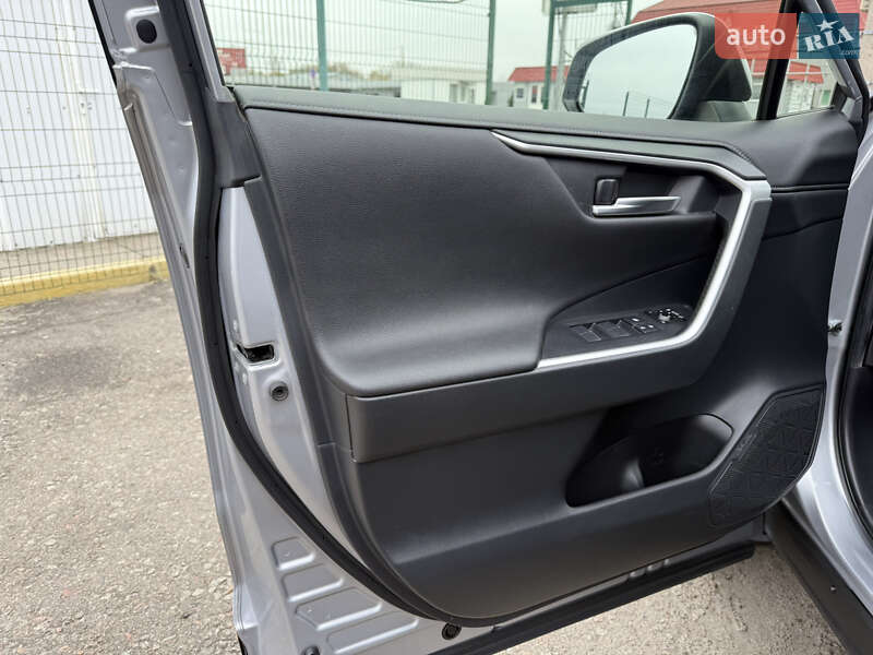 Внедорожник / Кроссовер Toyota RAV4 2019 в Киеве фото 11 Внедорожник / Кроссовер Toyota RAV4 2019 в Киеве