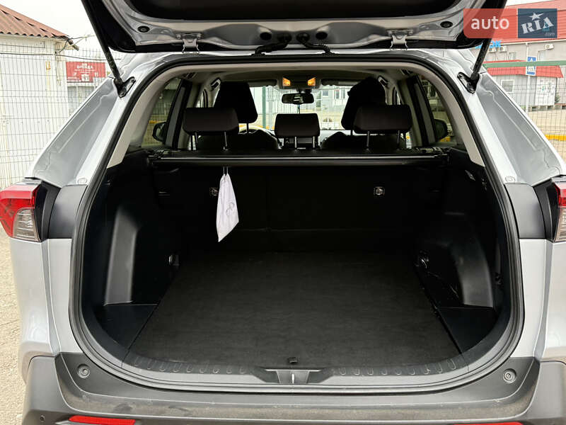 Внедорожник / Кроссовер Toyota RAV4 2019 в Киеве фото 16 Внедорожник / Кроссовер Toyota RAV4 2019 в Киеве