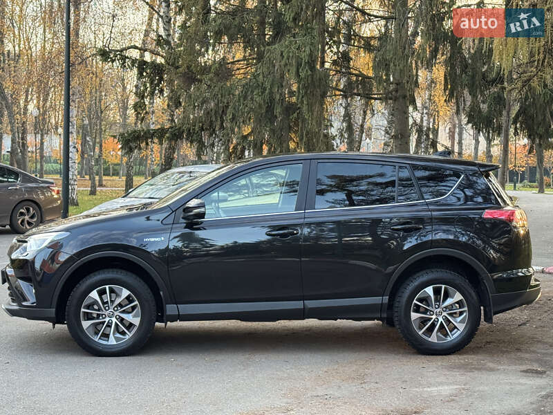 Внедорожник / Кроссовер Toyota RAV4 2017 в Харькове фото 5 Внедорожник / Кроссовер Toyota RAV4 2017 в Харькове