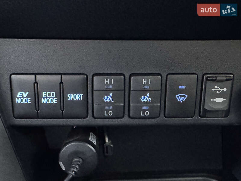 Внедорожник / Кроссовер Toyota RAV4 2017 в Харькове фото 18 Внедорожник / Кроссовер Toyota RAV4 2017 в Харькове