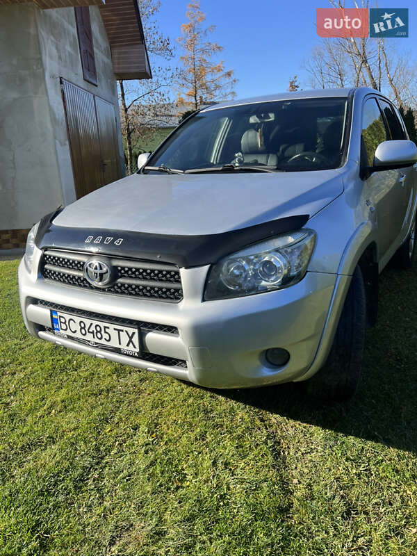 Внедорожник / Кроссовер Toyota RAV4 2008 в Меденичах