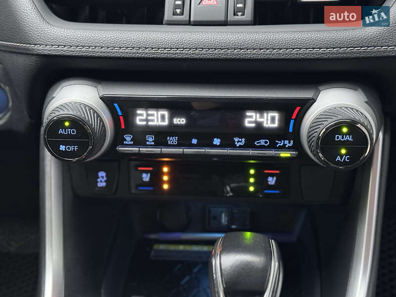 Внедорожник / Кроссовер Toyota RAV4 2019 в Львове