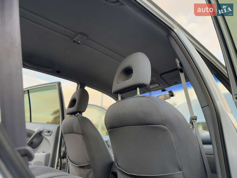 Позашляховик / Кросовер Toyota RAV4 2003 в Одесі