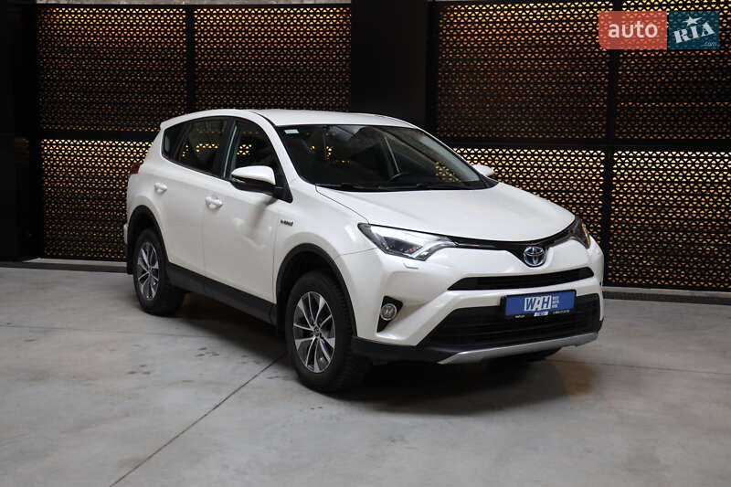 Внедорожник / Кроссовер Toyota RAV4 2017 в Луцке фото 3 Внедорожник / Кроссовер Toyota RAV4 2017 в Луцке
