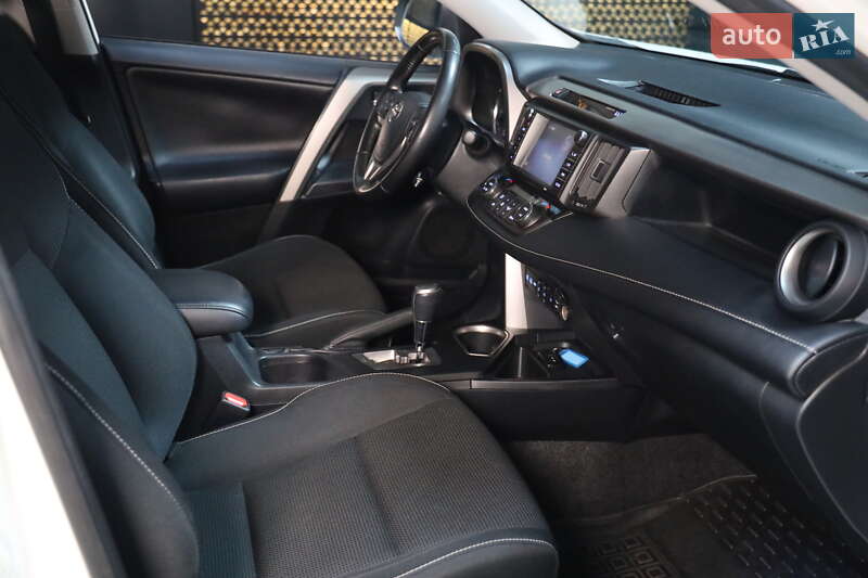 Внедорожник / Кроссовер Toyota RAV4 2017 в Луцке фото 36 Внедорожник / Кроссовер Toyota RAV4 2017 в Луцке