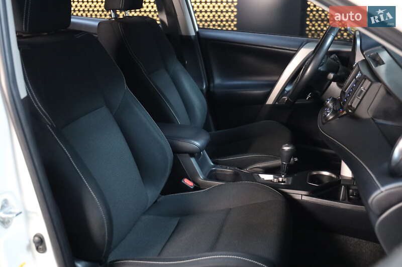 Внедорожник / Кроссовер Toyota RAV4 2017 в Луцке фото 39 Внедорожник / Кроссовер Toyota RAV4 2017 в Луцке