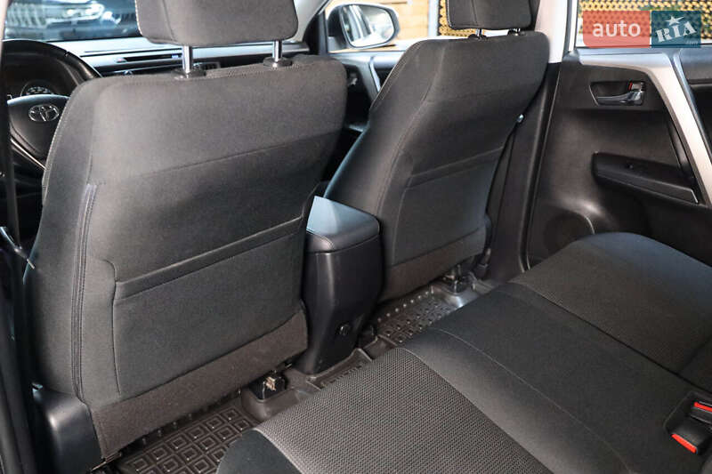Внедорожник / Кроссовер Toyota RAV4 2017 в Луцке фото 29 Внедорожник / Кроссовер Toyota RAV4 2017 в Луцке