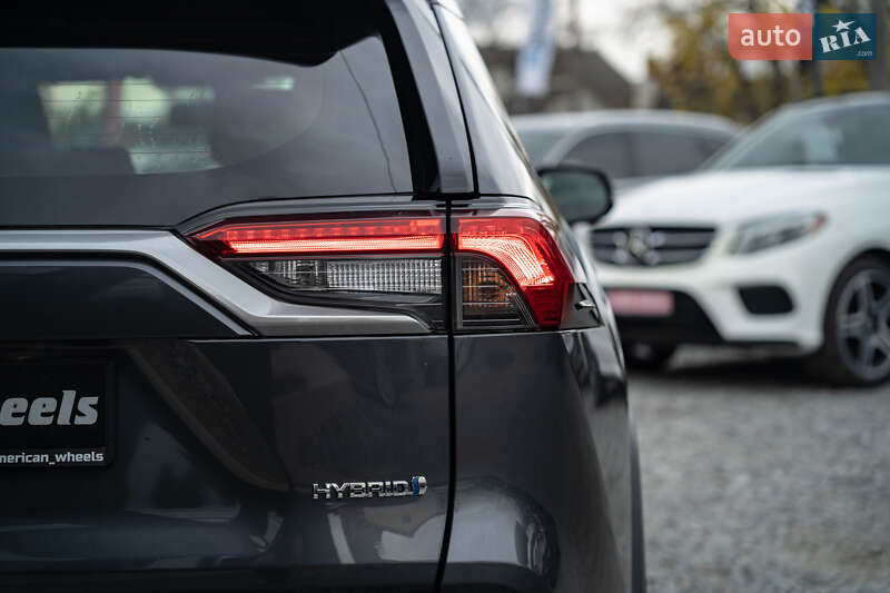 Внедорожник / Кроссовер Toyota RAV4 2019 в Черновцах