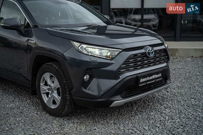 Внедорожник / Кроссовер Toyota RAV4 2019 в Черновцах