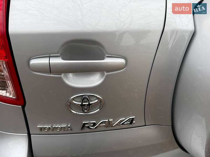 Внедорожник / Кроссовер Toyota RAV4 2008 в Харькове