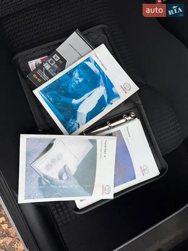Внедорожник / Кроссовер Toyota RAV4 2008 в Харькове документ