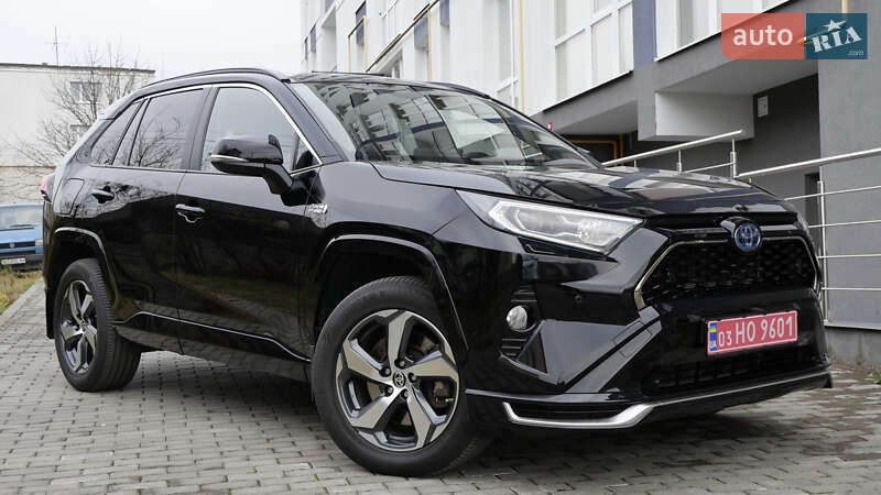 Позашляховик / Кросовер Toyota RAV4 2020 в Львові