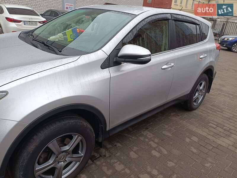 Позашляховик / Кросовер Toyota RAV4 2015 в Павлограді фото 5 Позашляховик / Кросовер Toyota RAV4 2015 в Павлограді