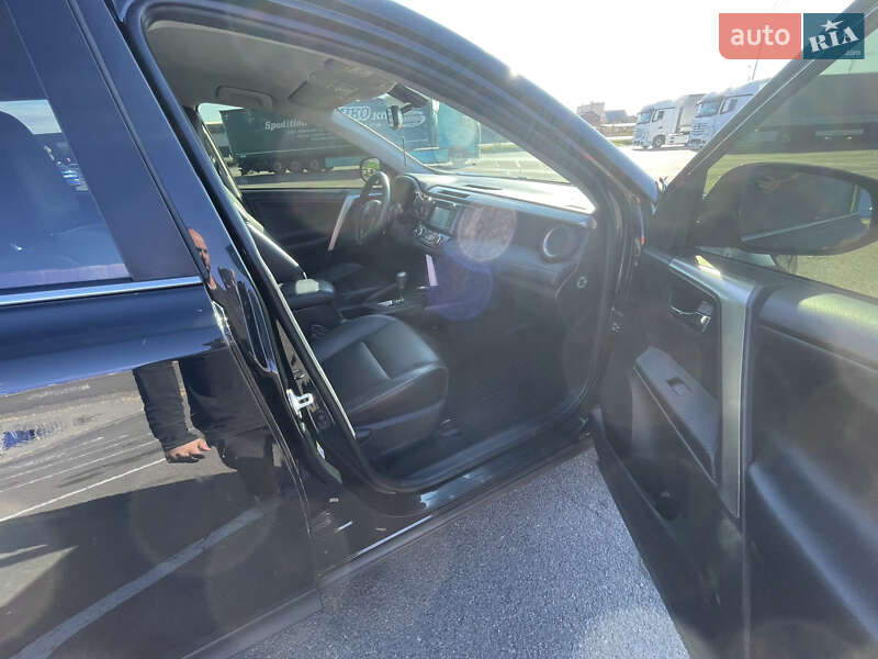 Позашляховик / Кросовер Toyota RAV4 2014 в Мукачевому