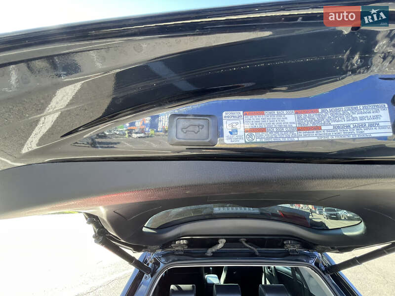 Позашляховик / Кросовер Toyota RAV4 2014 в Мукачевому