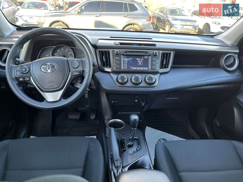 Позашляховик / Кросовер Toyota RAV4 2015 в Львові