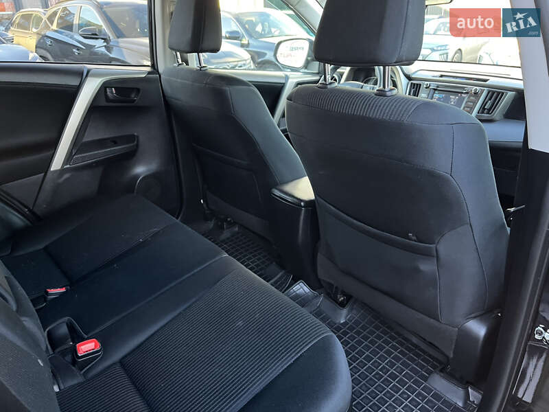 Позашляховик / Кросовер Toyota RAV4 2015 в Львові