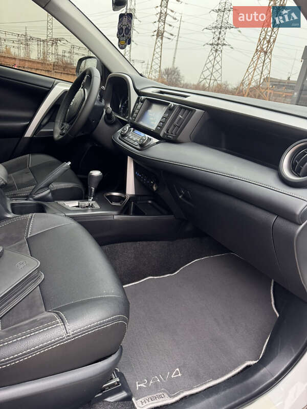 Позашляховик / Кросовер Toyota RAV4 2018 в Кривому Розі