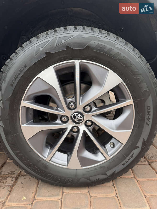 Позашляховик / Кросовер Toyota RAV4 2018 в Кривому Розі