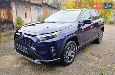Внедорожник / Кроссовер Toyota RAV4 2023 в Киеве