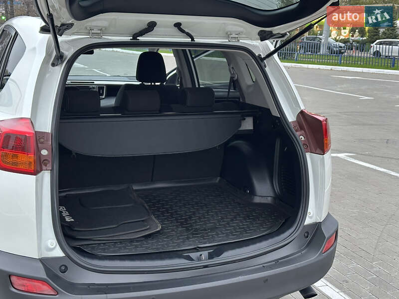 Позашляховик / Кросовер Toyota RAV4 2015 в Одесі