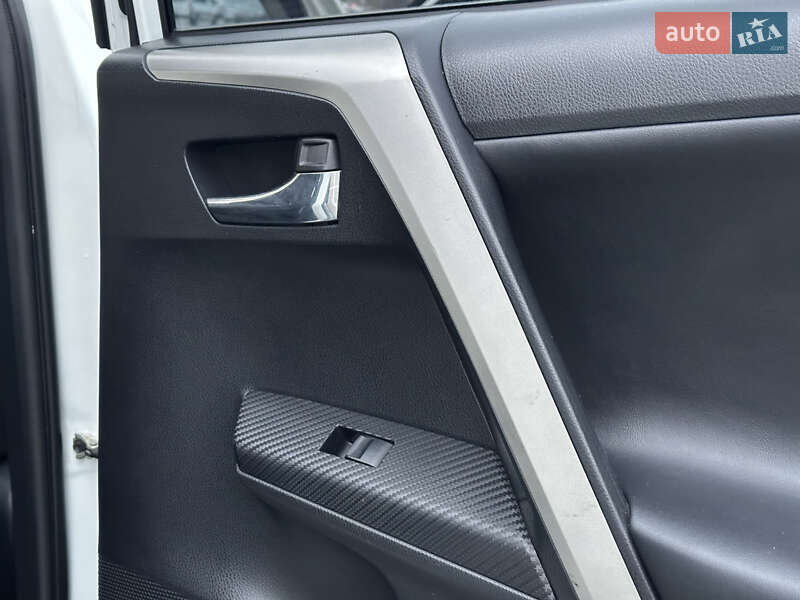 Позашляховик / Кросовер Toyota RAV4 2015 в Одесі