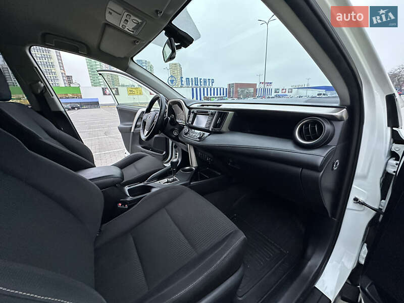 Позашляховик / Кросовер Toyota RAV4 2015 в Одесі