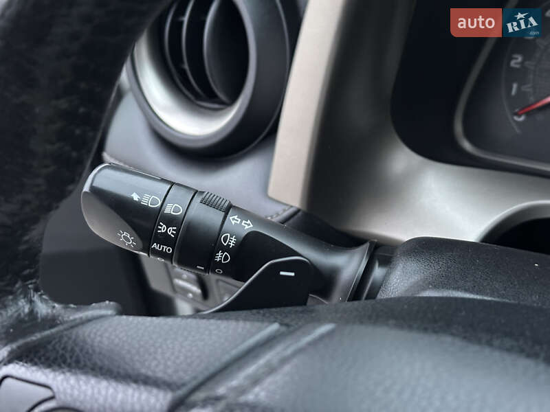 Позашляховик / Кросовер Toyota RAV4 2015 в Одесі